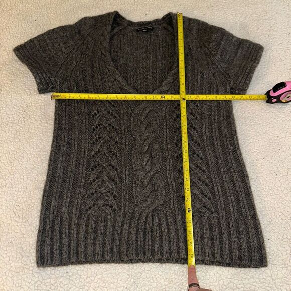 Banana Republic Large Cable Knit Wool Alpaca Short Sleeve V Neck Sweater NWOT - Picture 8 of 10